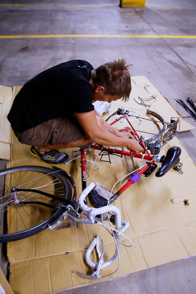 Laurin pyörän kokoamista