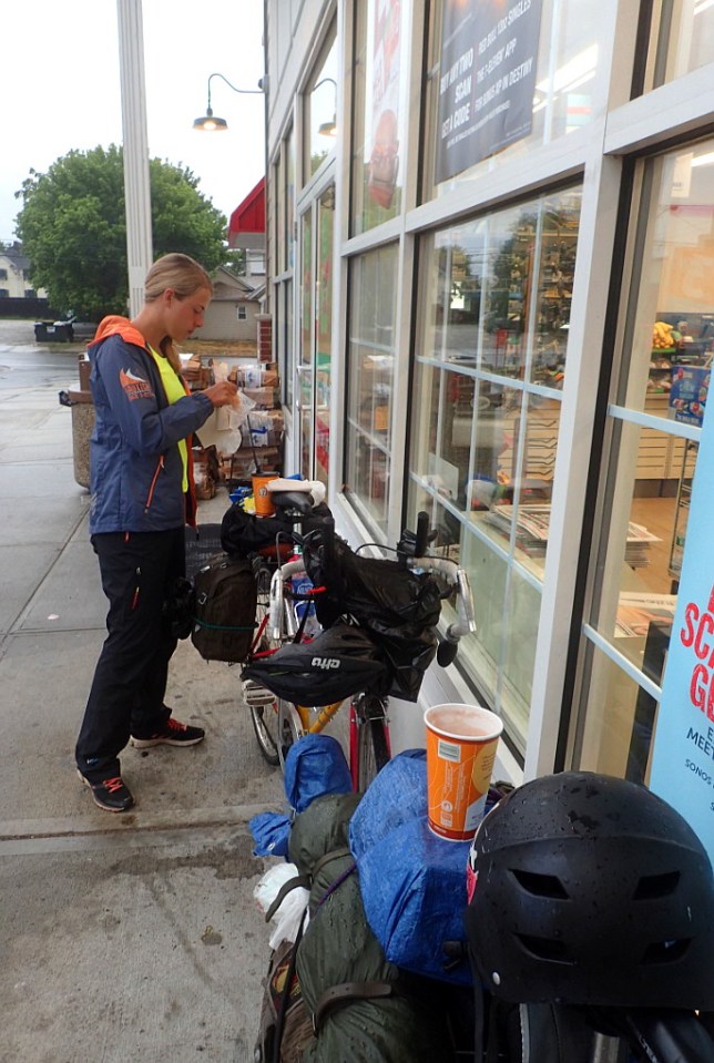 Aamupalalla, Long Island