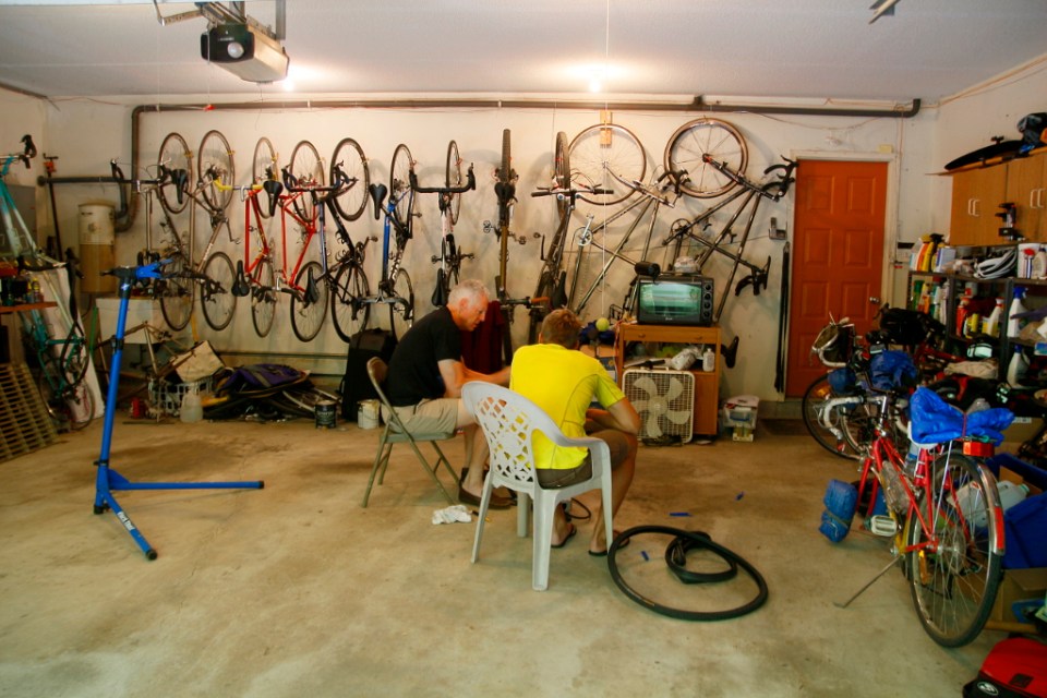 Etukumi korjaukseen Warmshower-paikassa, Lisbon