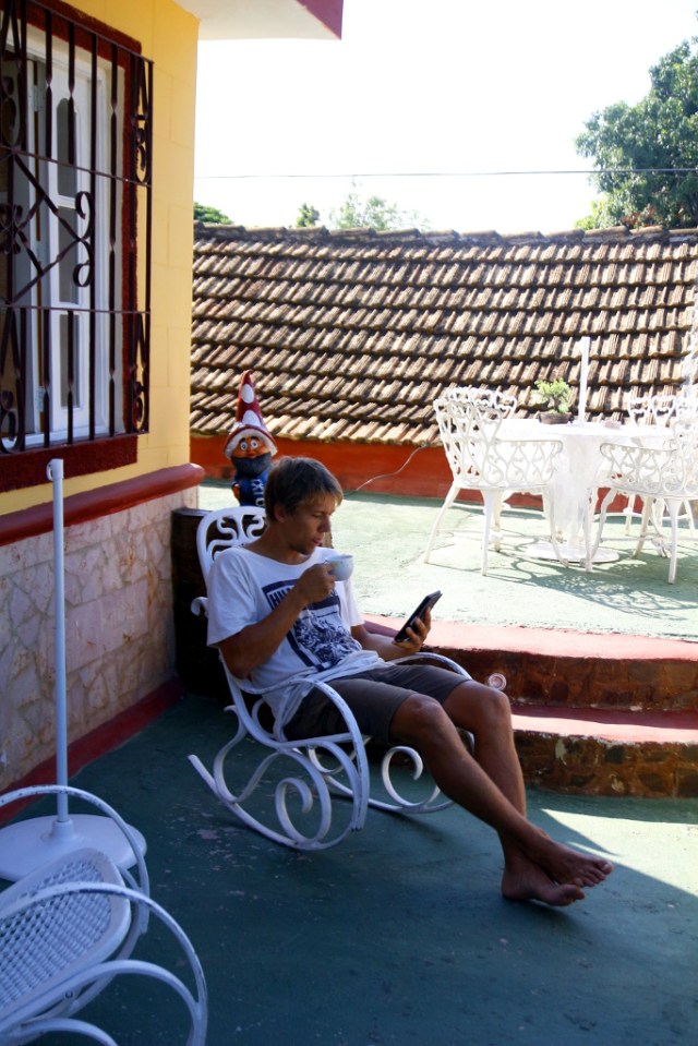 Aamuteellä, Trinidad