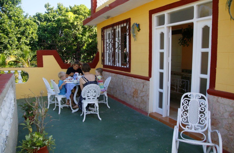 Aamiainen terassilla, Trinidad